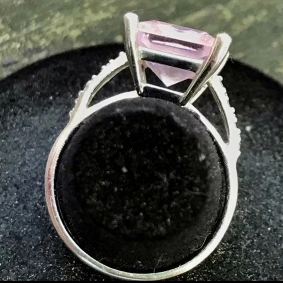 14 K Pink Princess Cut Solitaire Ring EUC Stamped - Picture 3 of 6